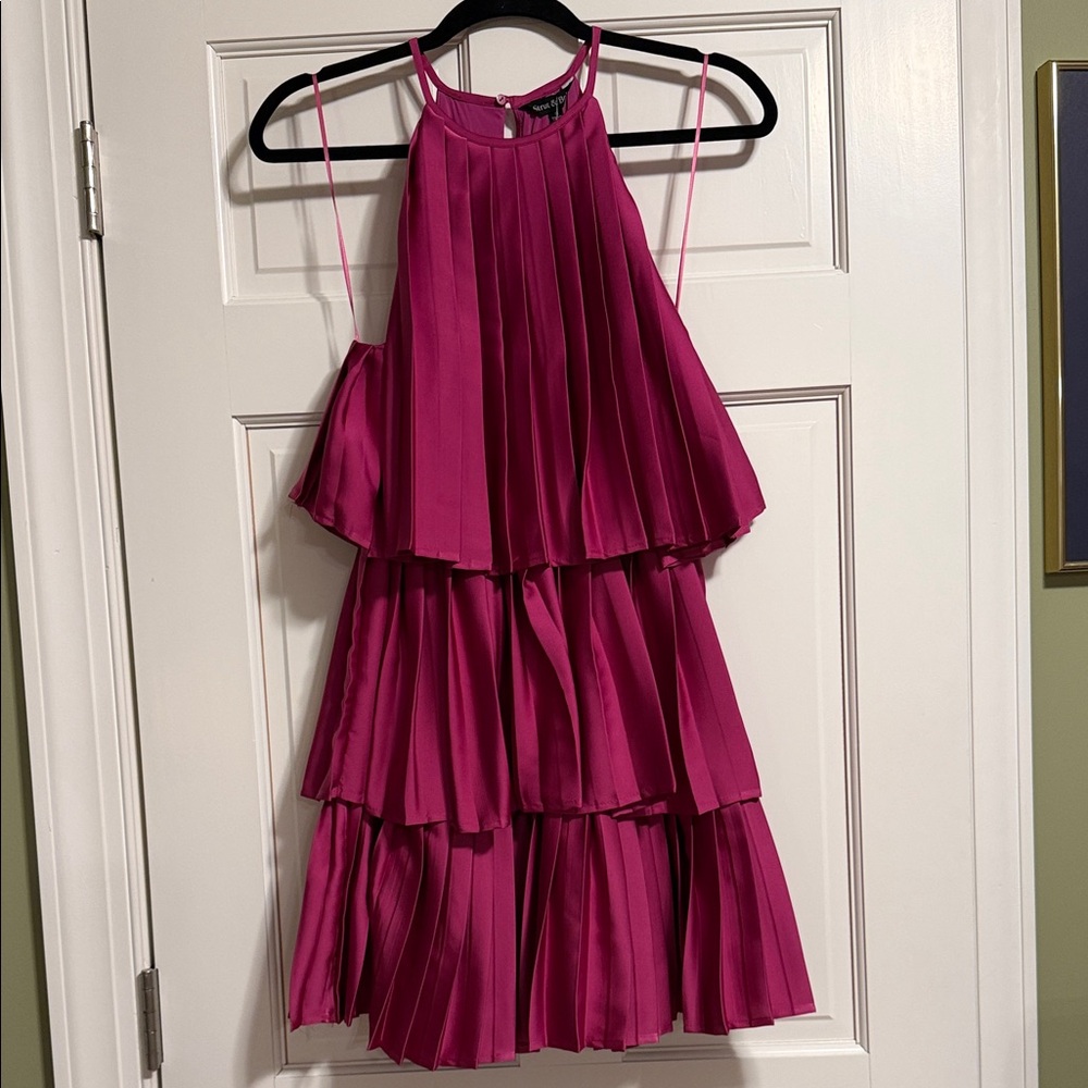 Elegant Deep Pink Pleated Dress